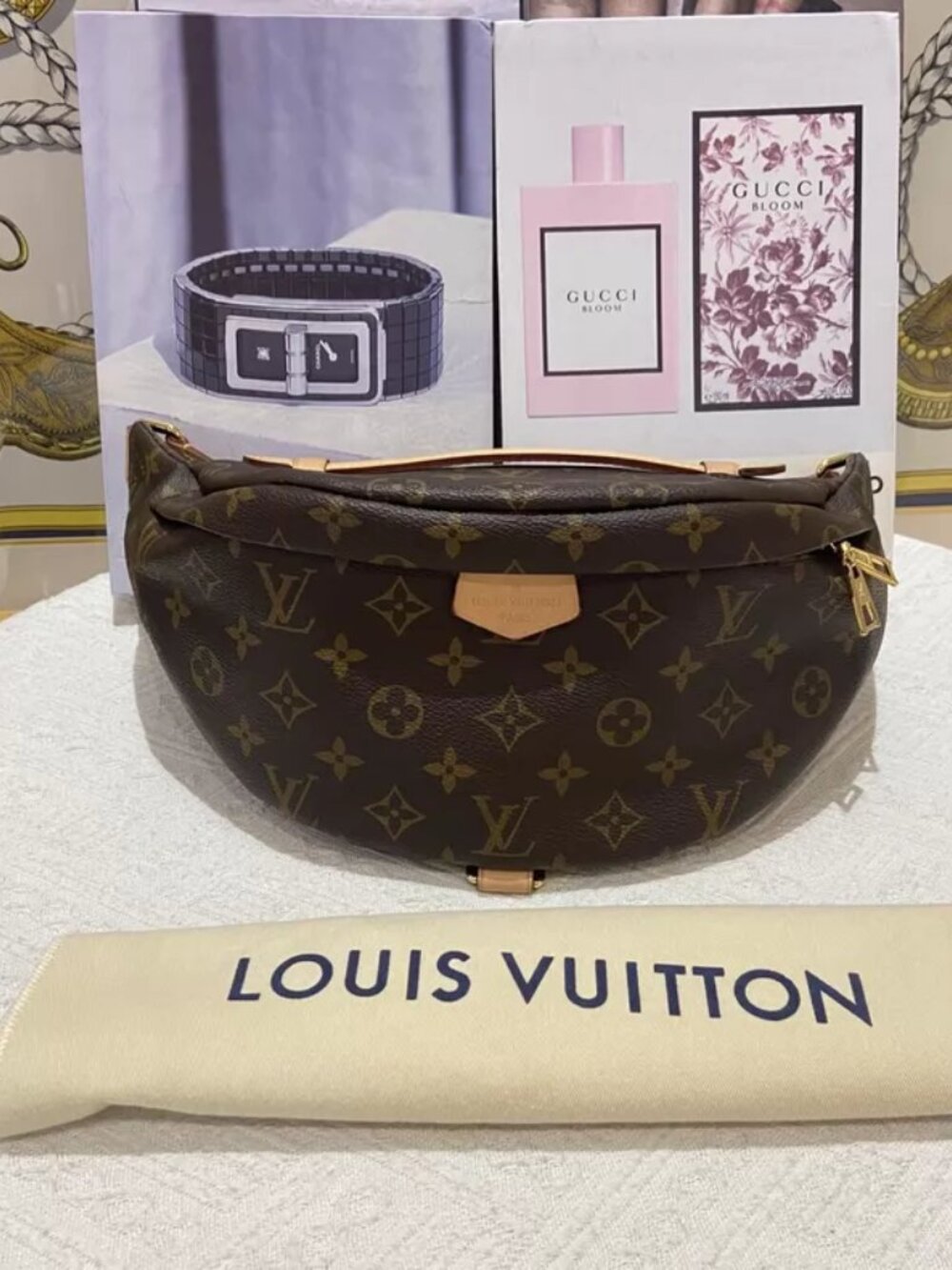 LOUIS VUITTON Bumbag Classic fashion Fanny Pack